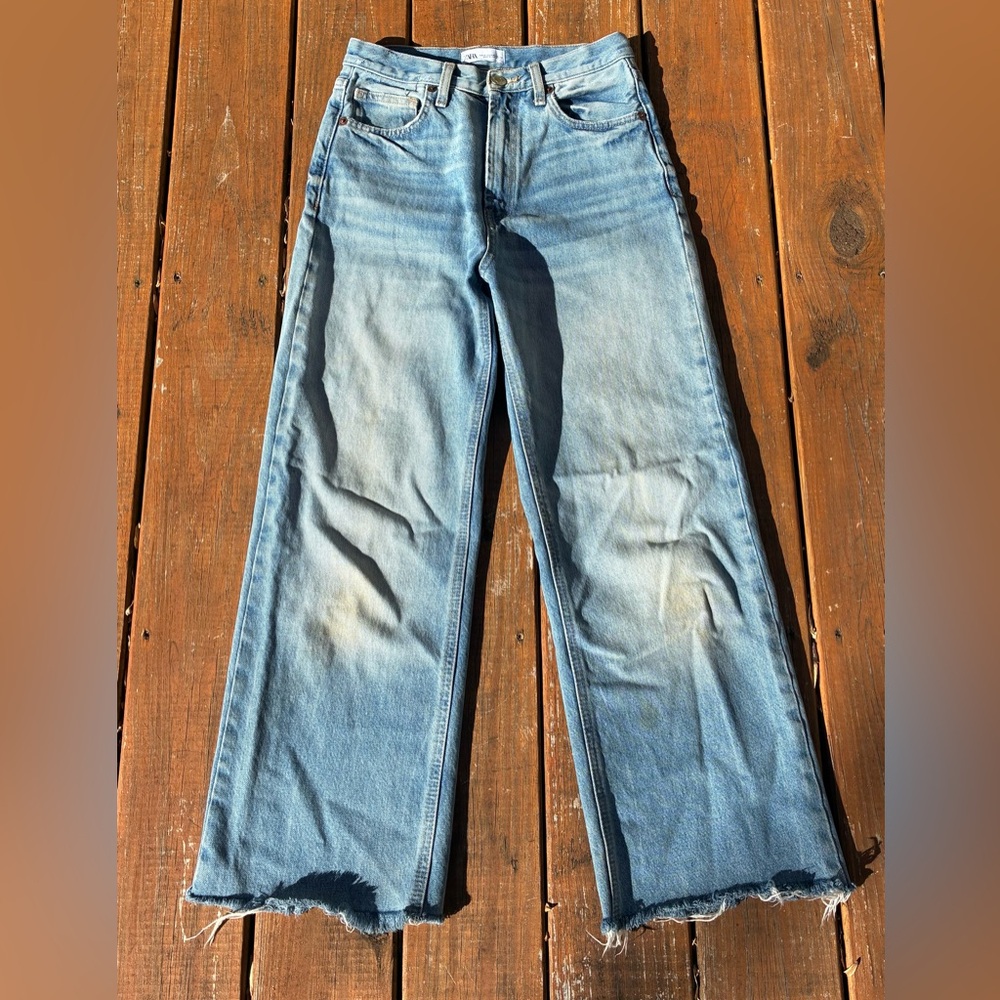 Women’s high waisted wide leg Zara Jeans US size 4